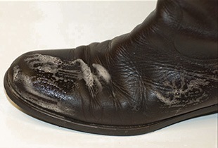 Очищение обуви от соли